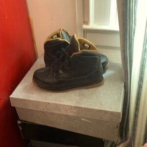 Black and tan timberlands no box for kids